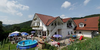 Pensionen - Schöllnach - Pool mit Biergarten - Landpension & Gasthaus Monika