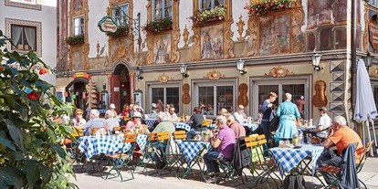 Pensionen - Balkon - Oberbayern - Restaurant- Terrasse  - Traditionsgasthaus Alpenrose GMBH Mittenwald