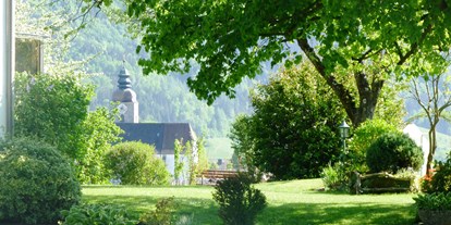 Pensionen - Umgebungsschwerpunkt: am Land - Laussa - Gartenbereich mit Aussicht auf Ortszentrum - Lehnerhof