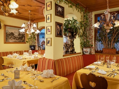 Pensionen - Tirol - Restaurant der Pension Dorfstube in Holzgau. - Gasthof-Pension-Dorfstube