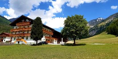 Pensionen - Garten - Matrei in Osttirol - Bergerhof im Sommer - Bergerhof