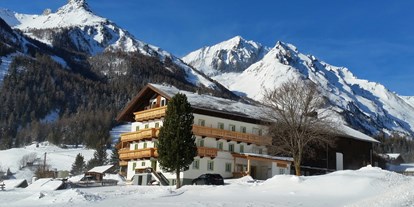 Pensionen - Langlaufloipe - Tirol - Bergerhof im Winter - Bergerhof
