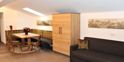 Pensionen - Umgebungsschwerpunkt: am Land - Flirsch - Penthouse Appartement  - Apart Garni Jägerheim