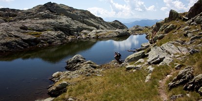 Pensionen - Umgebungsschwerpunkt: Berg - Lappach (Trentino-Südtirol) - Bergsee - Pension Hubertus