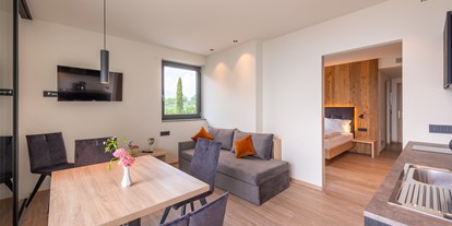 Pensionen - Garten - Trentino-Südtirol - Wohnung Süd- West mit einer gemütlichen Wohnküche.
 - Pension Plarserhof