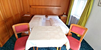 Pensionen - Art der Pension: Hotel Garni - Wolkenstein (Trentino-Südtirol) - Dreibettzimmer mit Balkon - Garni Gabrieli