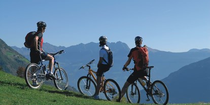 Pensionen - Parkplatz: kostenlos bei der Pension - Trentino-Südtirol - Radtour in der Meraner Bergwelt - Pension Sonnheim
