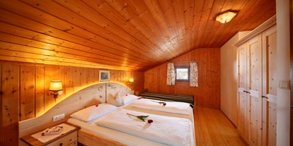 Pensionen - Umgebungsschwerpunkt: am Land - Trentino-Südtirol - Schlafzimmer in der Ferienwohnung - Steinerhof Hafling