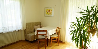 Pensionen - Sauna - Montan - Ferienwohnung (Wohnzimmer) - Burgunderhof
