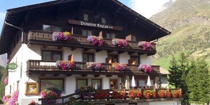 Pensionen - Terrasse - Dorf Tirol - Pension Enzian
