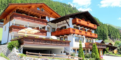Pensionen - Trentino-Südtirol - Unsere Pension liegt auf der Sonnenterrasse des Passeiertales. Ruhig gelegen mit einem herrlichen Blick auf die umliegende Bergwelt. - Pension Widmann