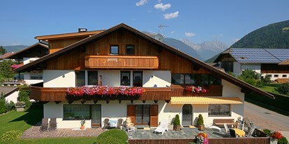 Pensionen - Garage für Zweiräder - St. Lorenzen (Trentino-Südtirol) - Haus Grüner im Sommer - Haus Grüner