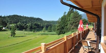 Pensionen - Umgebungsschwerpunkt: See - Brixlegg - SONNENTERRASSE
Blick von unserer Sonnenterrasse auf den Reintalersee - Ferienpension Am Haflingerhof