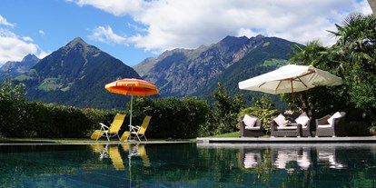 Pensionen - Trentino-Südtirol - Pool aus Quarzid Verde Gestein - Active B&B Prairerhof