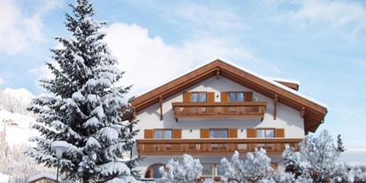 Pensionen - Art der Pension: Hotel Garni - Mühlwald (Trentino-Südtirol) - Wer im Sommer hier war, wird den Ort kaum wiedererkennen. Die Schneelandschaft hat einen ganz besonderen Reiz und verzaubert jung und alt.
Immer wieder gern von Einheimischen und Gästen genutzt, wird die  beleuchtete Rodelbahn mit Rodelverleih, die in unmittelbarer Nähe (300m) am Haus verläuft.
- (Nacht) Rodeln am Klausberg
- Schneeschuhwandern
- geführte Skitouren
- Disco und Après ski (Shuttle Bus) - Pension Sonnenhof