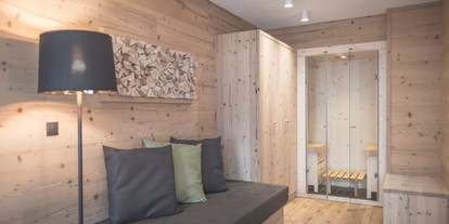 Pensionen - Kühlschrank - Trentino-Südtirol - Wohnbereich und Hydro-Soft-Sauna - Ahrner Wirt Apartments