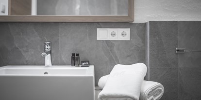 Pensionen - Kiens - Badezimmer - Ahrner Wirt Apartments