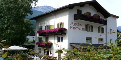 Pensionen - Terrasse - Algund - Ansicht Haus - Pension Pernthaler