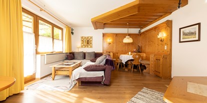 Pensionen - Restaurant - Trins - Ferienwohnung SCHEIBE (Wohnzimmer - optional Schlafgelegenheit für 2 Personen) - Pension Gulla