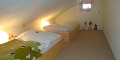 Pensionen - Sauna - Pettneu am Arlberg - "Edelweiß" Zimmer 3 - unsere Höhle ist ein Hit für Kinder - Schwarzmann's Ferienwohnungen