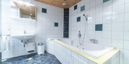 Pensionen - Kühlschrank - Tschagguns - Apart DG - Badezimmer - Bergwelt-M