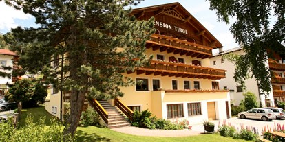Pensionen - weitere Verpflegungsmöglichkeiten: Abendessen - Tiroler Oberland - Außenansicht Sommer - Pension Tirol