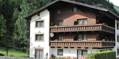 Pensionen - Balkon - Stubaital - Alpenhaus Monte