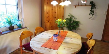 Pensionen - Umgebungsschwerpunkt: Meer - Separates Eßzimmer - Ferienwohnung Kutscherhuus mit Sauna in Ostfriesland