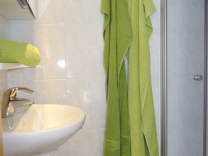 Pensionen - WLAN - Leogang - Doppelzimmer"2"....Dusche und von einander getrenntes WC... - Haus Heidi