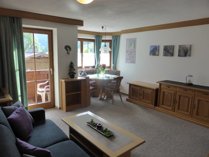 Pensionen - Wanderweg - Großarl - Appartement "1" mit Balkon und einem Schlafzimmer u. Wohnschlafraum - Haus Heidi