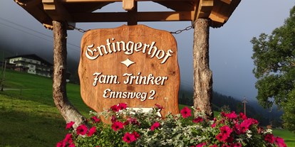 Pensionen - Bad Aussee - Wegweiser zum Entingerhof - Entingerhof