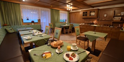 Pensionen - Garten - Sölden (Sölden) - Frühstückszimmer
Frühstück im Doppelzimmer und Einzimmer inkludiert. - B&B Rehwinkl
