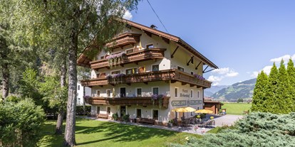 Pensionen - Frühstück: serviertes Frühstück - Mühlwald (Trentino-Südtirol) - Der Birkenhof im Zillertal im Sommer - Hotel Garni Birkenhof & Apartments Rosenhof