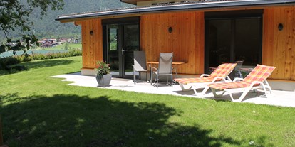 Pensionen - Garten - St. Johann in Tirol - Terrasse "See Chalet" - Appartements Ticklhof am See