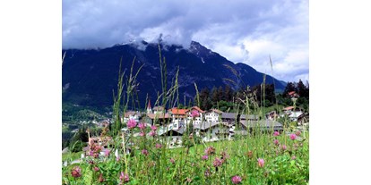 Pensionen - Umgebungsschwerpunkt: am Land - Prutz - Idyllische Lage im Bergdorf  - Gasthof Alpenblick