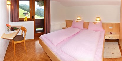Pensionen - Garten - Ramsau im Zillertal - Zimmer Ferienwohnung - Gästehaus Bergruh