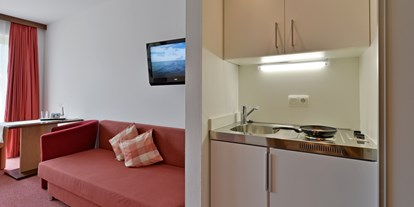 Pensionen - Umgebungsschwerpunkt: See - Söll - Kochnische haben alle unser Zimmer auf Wunsch gegen Gebühr - Hotel Garni Tirol im Kaiserwinkel
