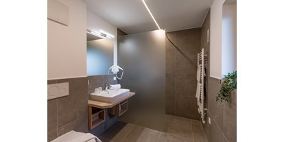 Pensionen - Umgebungsschwerpunkt: Berg - Bayrischzell - eines der Badezimmer im App. Kaiserblick  - Gasthof Schöntal