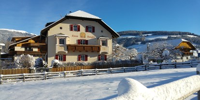 Pensionen - Balkon - Corvara / Alta Badia - Henglerhof im Winter - Henglerhof