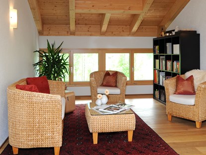 Pensionen - Umgebungsschwerpunkt: Berg - Raggal - schöne Aufenthaltsmöglichkeiten im Haus
Kleine Hausbibliothek
 - Wohlfühlhaus Evelin