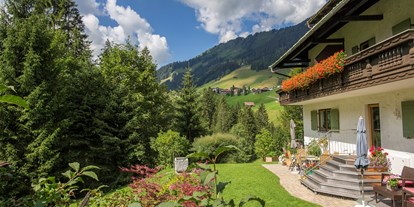 Pensionen - Skilift - Vorarlberg - unser Garten - Gästehaus Tannegg