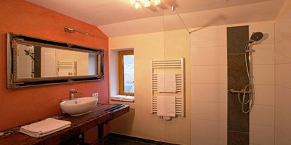 Pensionen - WLAN - Schladming-Dachstein - Familienzimmer für 4 Personen mit außergewöhnlichen Bad. - Ortnerhof Ennstal