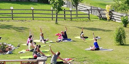 Pensionen - Wanderweg - Gaishorn am See - Yoga in der freien Natur - Ortnerhof Ennstal