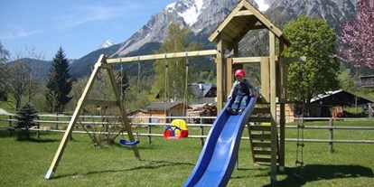 Pensionen - Spielplatz - Ramsau am Dachstein - Hotel Pension Alpenbad