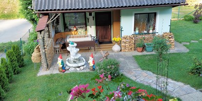 Pensionen - Umgebungsschwerpunkt: Berg - Strallegg - Blick in den Garten - Frühstückspension Hermine Fraiß