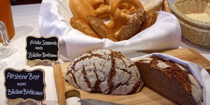 Pensionen - Burgau (Burgau) - Regionalität ist uns sehr wichtig: Unser Brot und unsere Semmeln werden täglich frisch vom Bäcker aus Fürstenfeld ins Haus geliefert.  - Pension Lammerhof