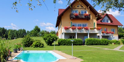 Pensionen - Sauna - Thermenland Steiermark - Ruhig und idyllisch, an einem ganz besonderen Platz inmitten der Natur gelegen, bieten wir Ihnen hier im Lammerhof Entspannung und Erholung pur.  - Pension Lammerhof