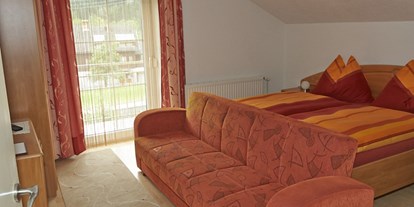 Pensionen - Garten - Hohe Tauern - Zimmer 3 mit Schlafsofa (Zusatzbett), Obergeschoss - Ferienhaus Jantscher