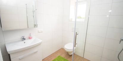 Pensionen - Kühlschrank - Seckau - Badezimmer Barrierefrei  - Ferienwohnung-Zimmer Yassi 