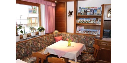 Pensionen - Hall in Tirol - Prospektmaterial ist reichlich vorhanden - Haus Sarah
